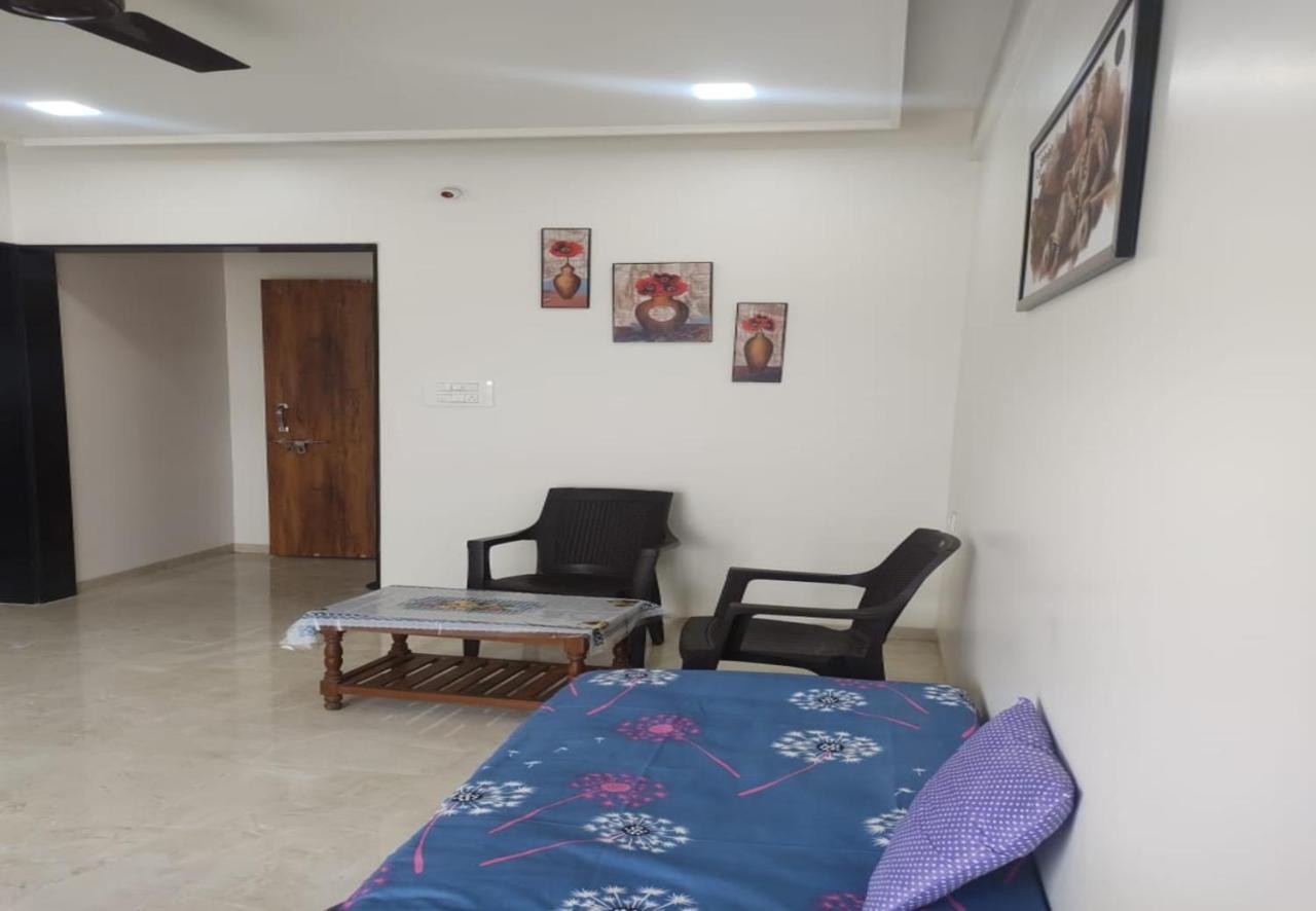 Shiv- Vatsalya Homestay Nászik Kültér fotó